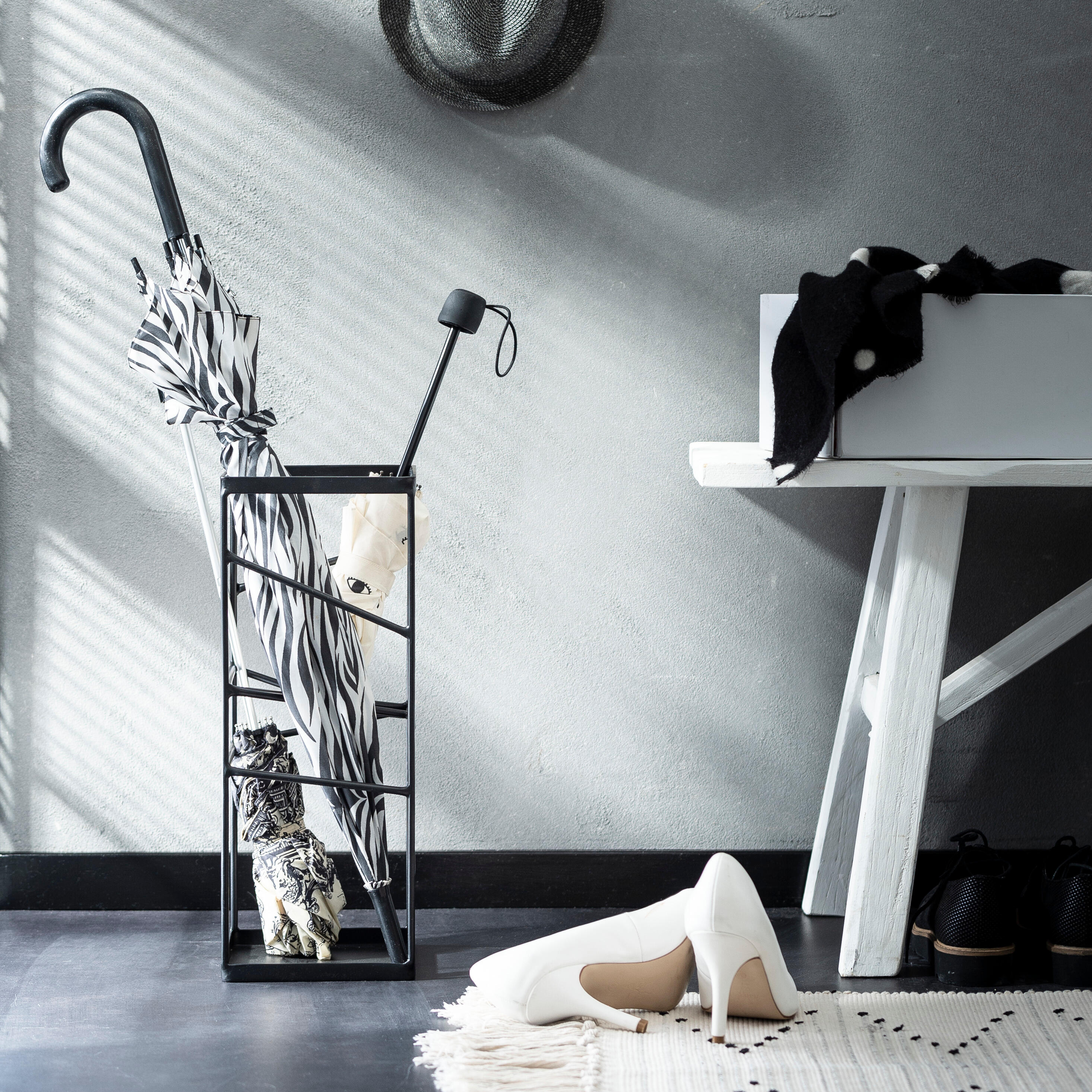 CAOS Paraplubak zwartH 45 x B 17 x D 17 cm