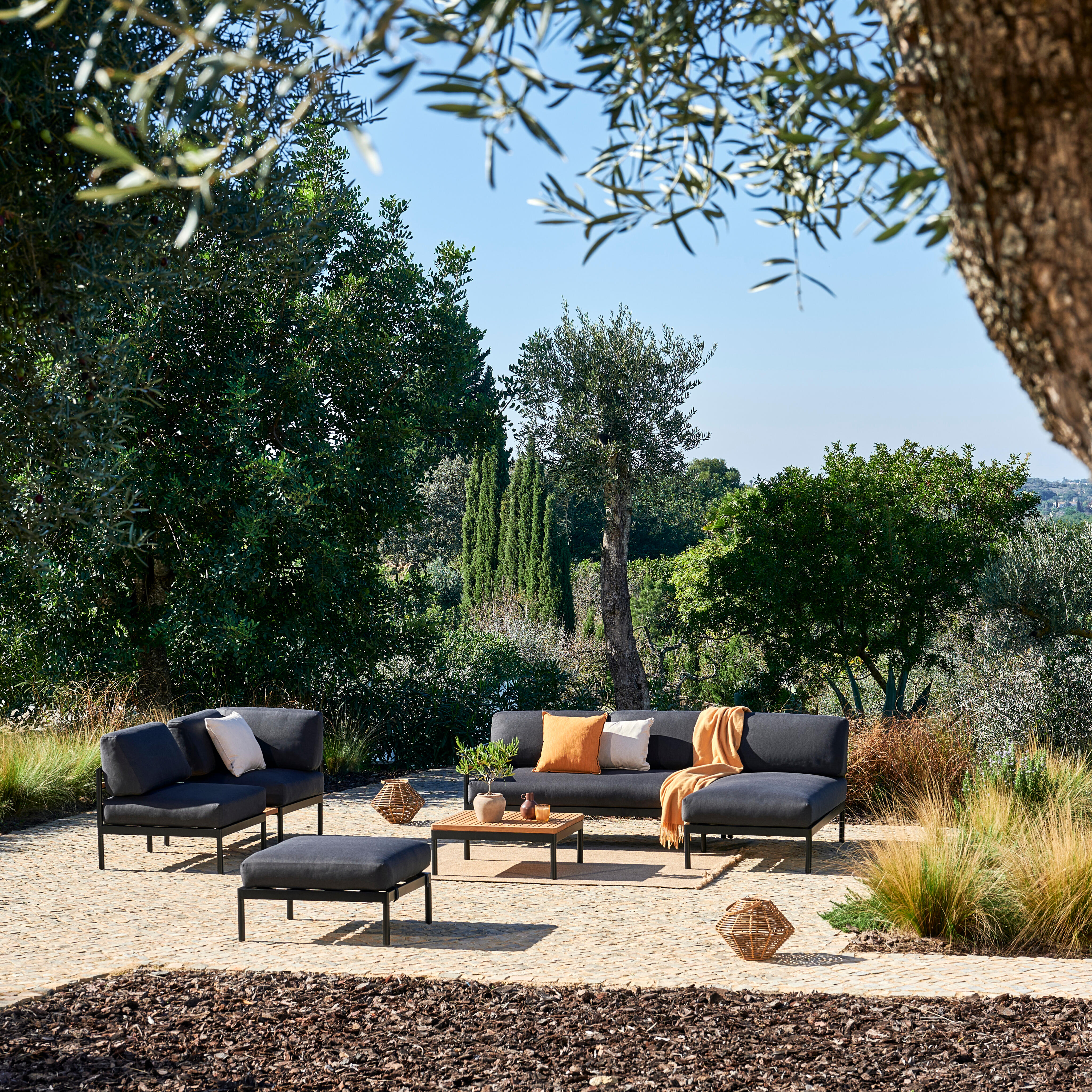 HANNA Lounge teak ligbed zwartH 59 x B 73,8 x L 150,9 cm