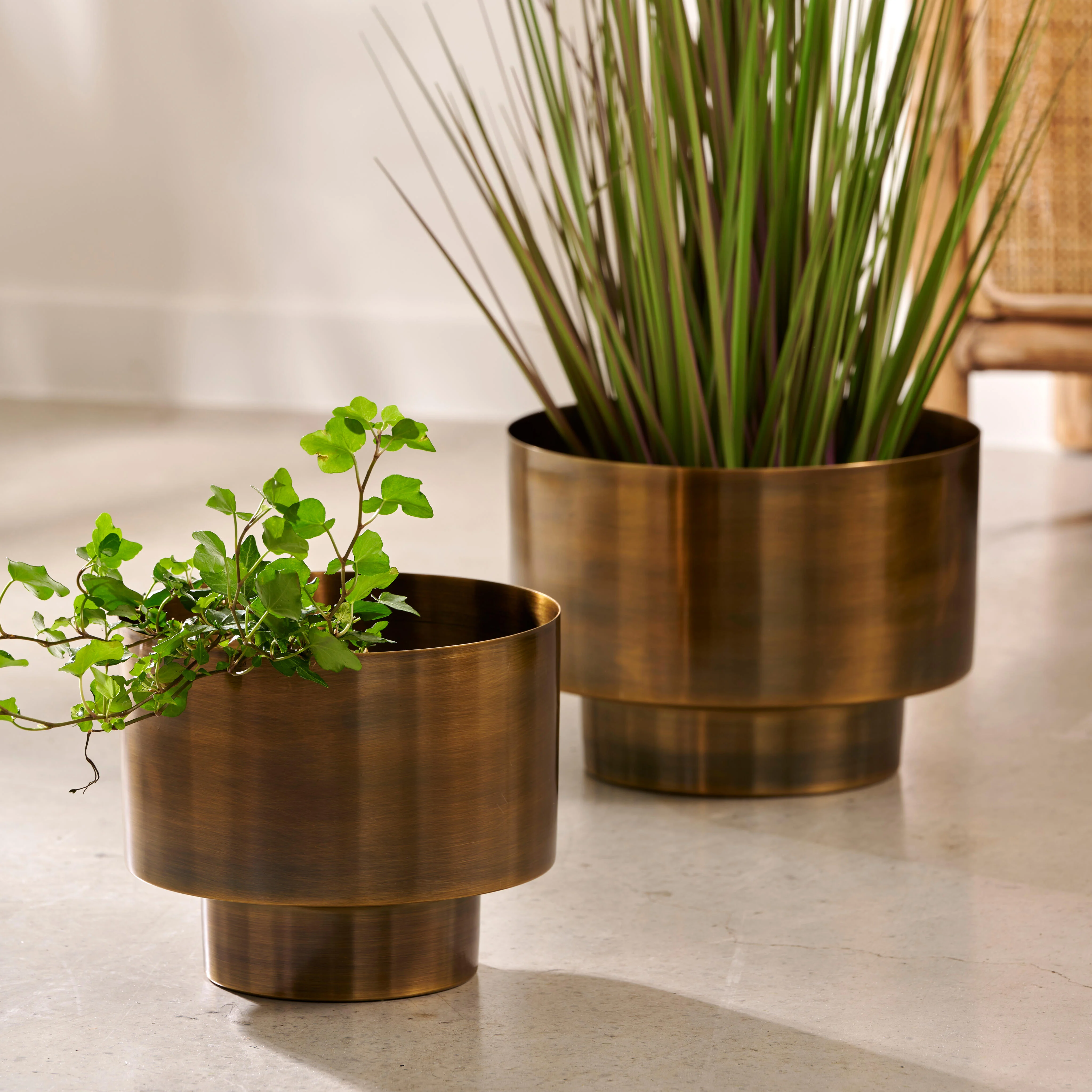 SATURN Bloempot bronsH 18 cm - Ø 21 cm - Ø 14 cm