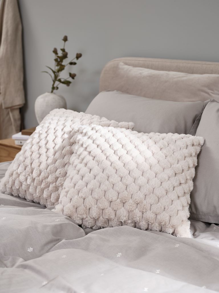 Cushion HVIDBLOMME 45x45 beige - CASA