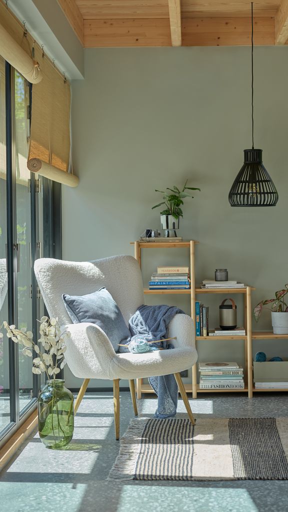 Armchair HUNDESTED off-white teddy/oak colour - CASA