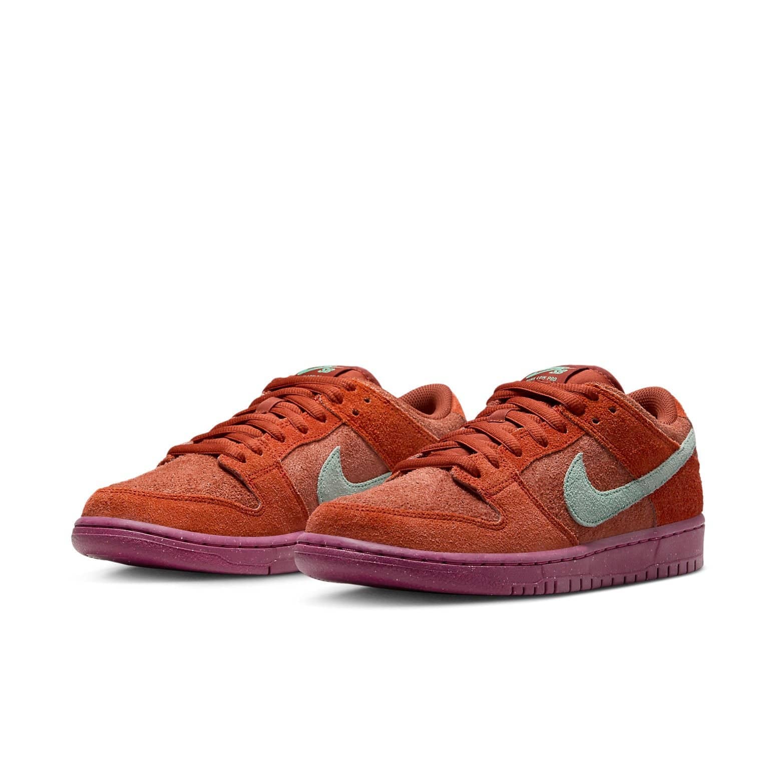Nike SB Dunk Low  Mystic Red Rosewood