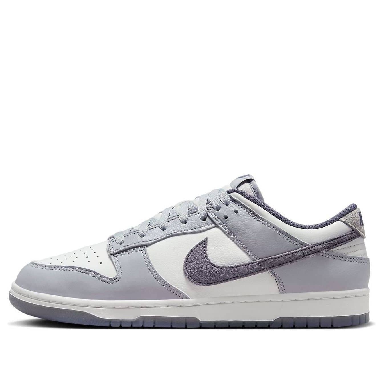 Nike Dunk Low SE  Light Carbon