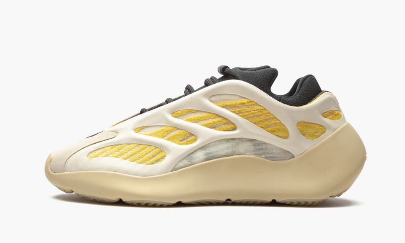 YZY 700 V3 Safflower