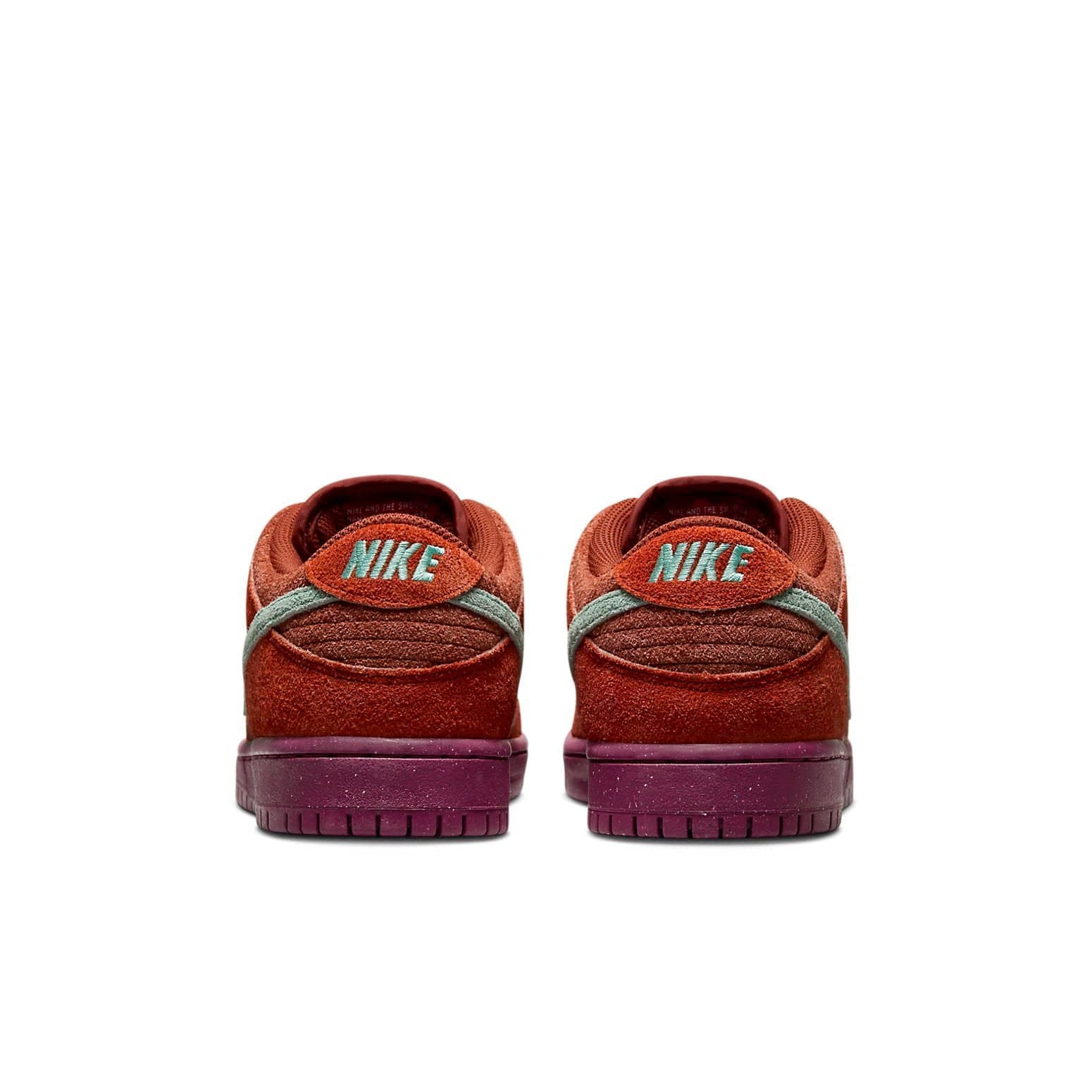 Nike SB Dunk Low  Mystic Red Rosewood