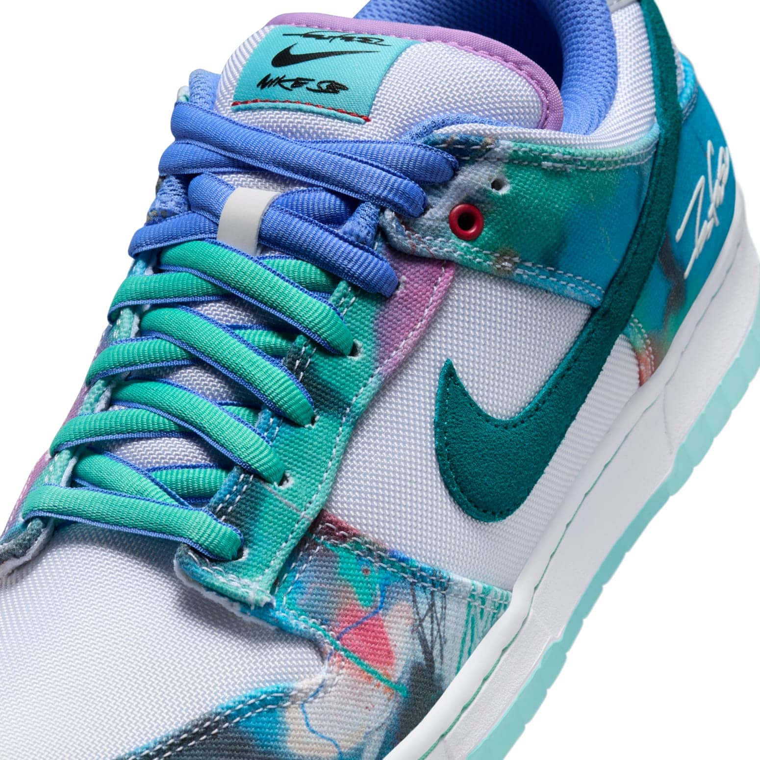 Nike x Futura Laboratories SB Dunk Low  Bleached Aqua