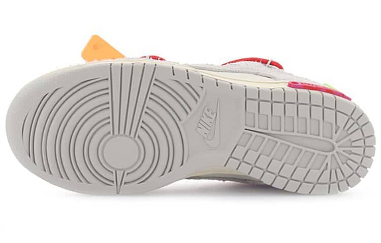 Nike x Off-White Dunk Low  Lot 40 of 50