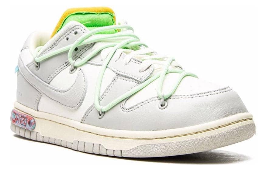 Nike x Off-White Dunk Low  Lot 07 of 50