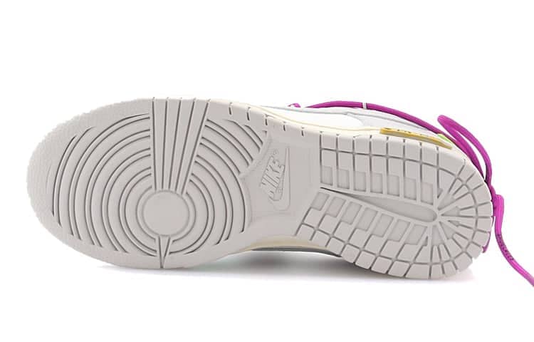 Nike x Off-White Dunk Low  Lot 21 of 50