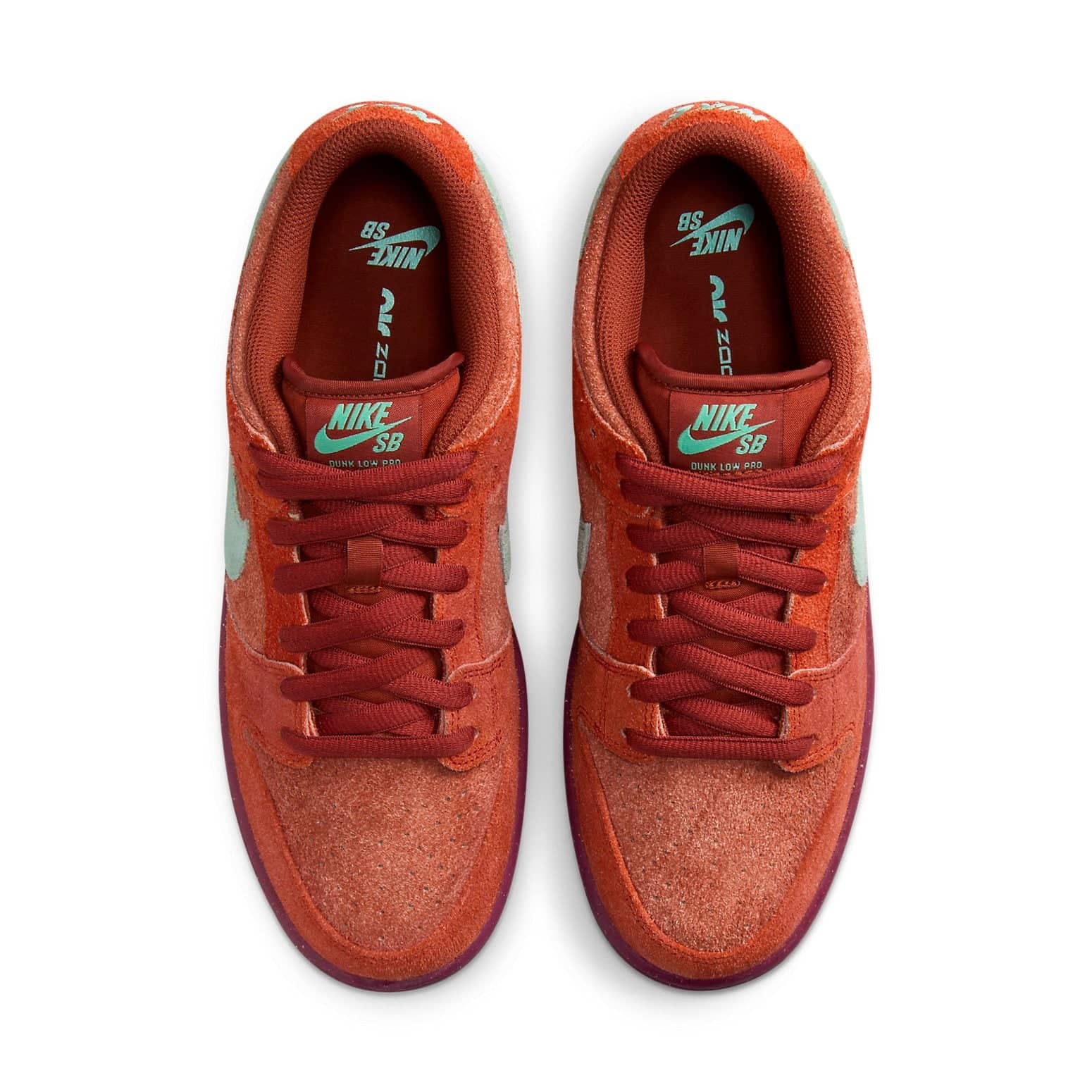 Nike SB Dunk Low  Mystic Red Rosewood