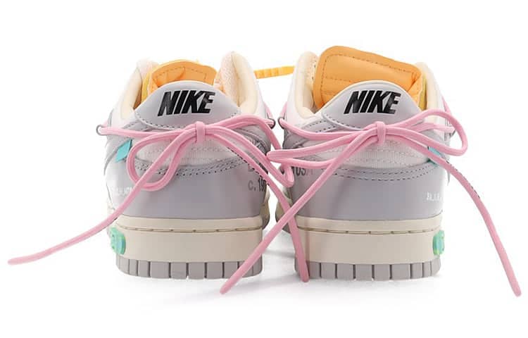 Nike x Off-White Dunk Low  Lot 09 of 50