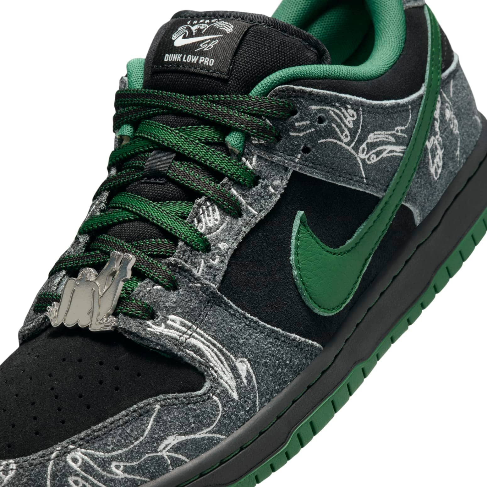 Nike x There Skateboard SB Dunk Low Pro  Anthracite Gorge Green