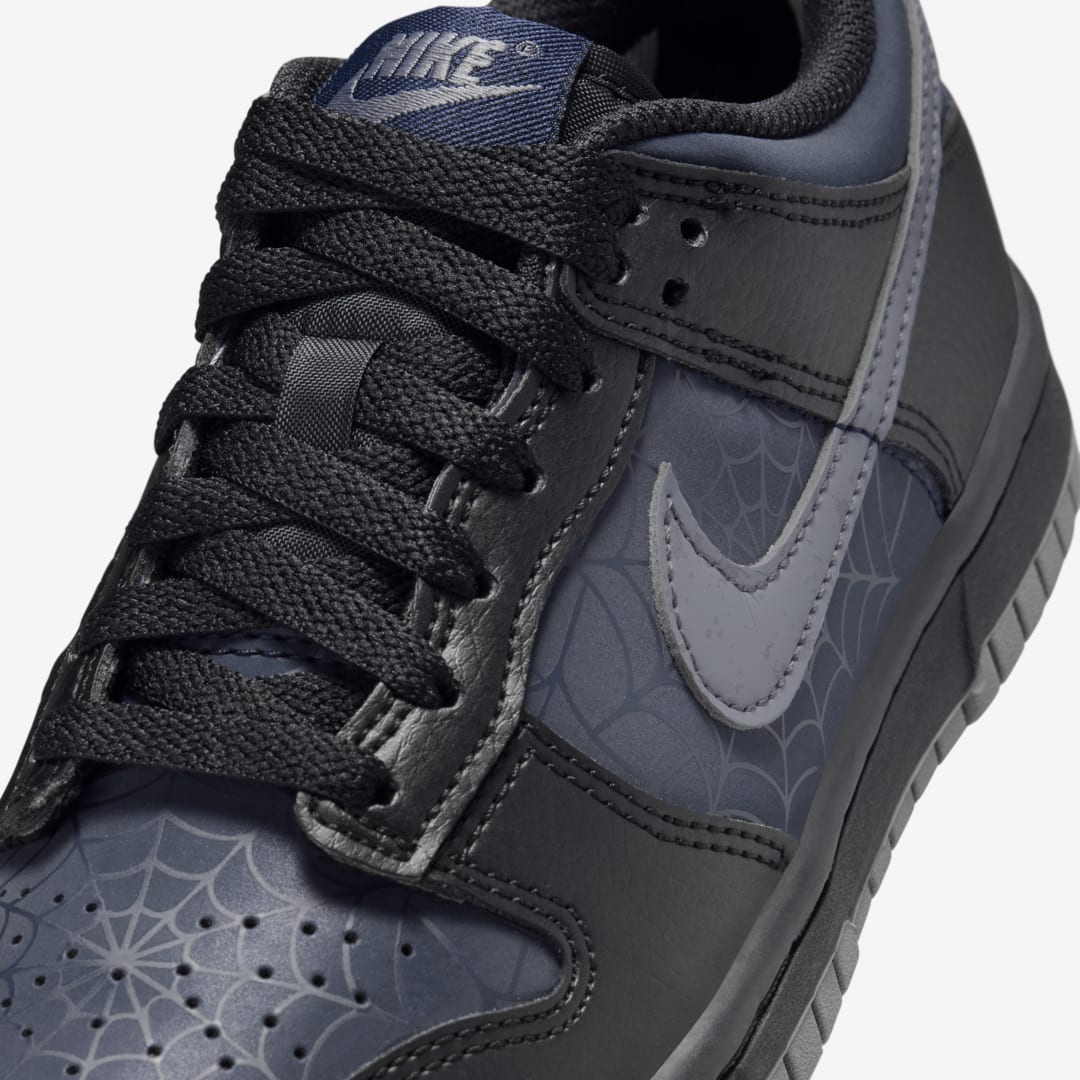 Nike Dunk Low ��Black Symbiote��