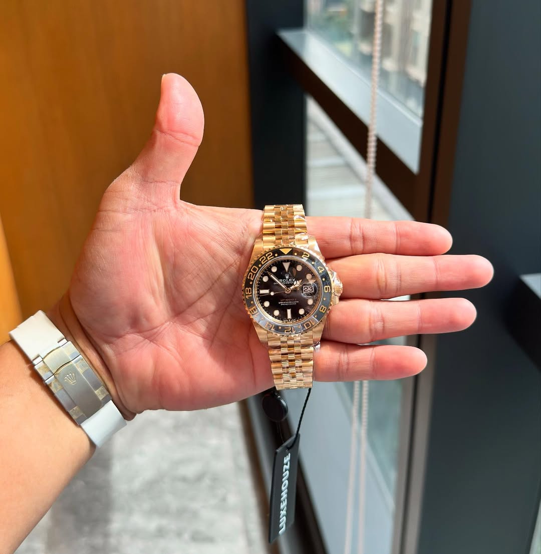 Rolex  GMT-Master II 126713GRNR 40mm photo review