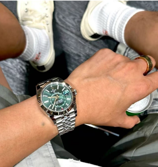 Rolex  Sky-Dweller 42mm 336934-0008 Stainless Steel Black Dial Oyster photo review