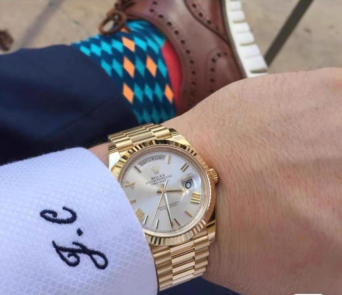 Rolex  Day-Date "President" 40mm Yellow Gold Silver Index Dial - 228238 photo review