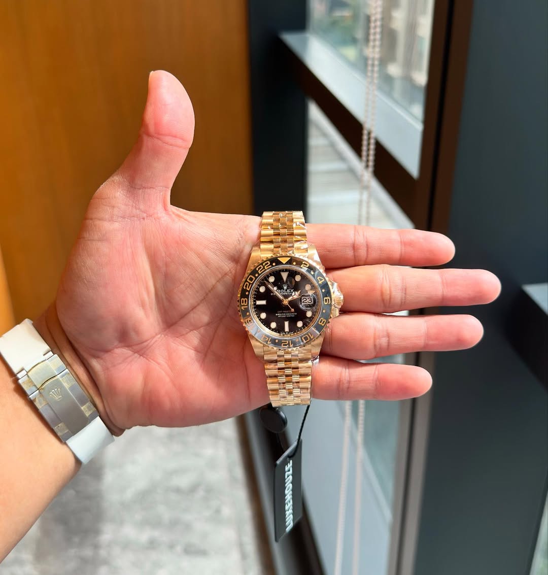 Rolex  GMT-Master II 126713GRNR 40mm photo review