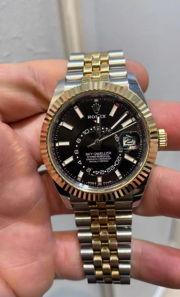Rolex  Sky-Dweller 42mm 336933-0001 Two-Tone Yellow Gold Champagne Dial Oyster photo review