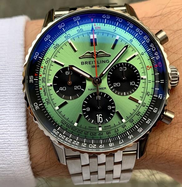 Breitling Navitimer B01 Chronograph 43mm AB0138241L1A1 photo review