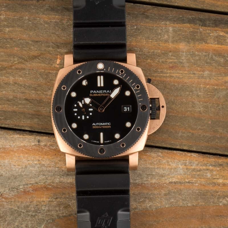 Panerai Submersible QuarantaQuattro Goldtech? OroCarbo 44mm PAM02070 photo review