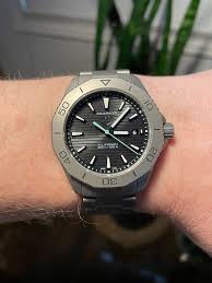 TAG Heuer Aquaracer Professional 200 Solargraph 40mm Mens Watch Titanium WBP1180.BF0000 photo review