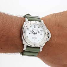 Panerai Submersible QuarantaQuatt 44mm PAM01595 photo review