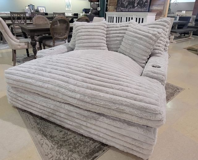 Winter Sale - Chaise Lounge With Dual Cupholders And Charging Ports