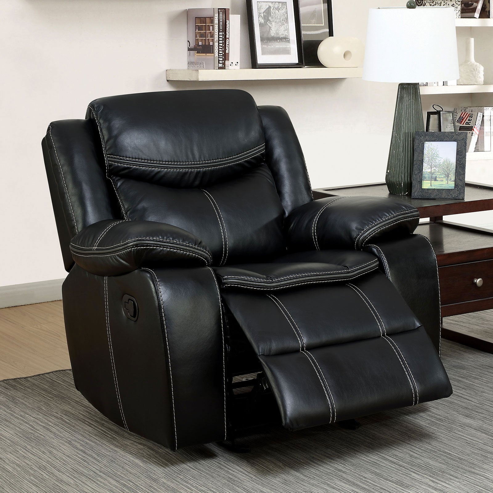 GATRIA Black Recliner