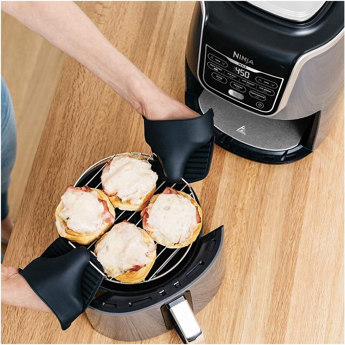 Ninja Air Fryer, Roast, Bake, Air Fry, Roast, Broil, Reheats, & Dehydrates, 4-in-1, Fries, Frozen Food, Veggies, and Juicy Meat, Less Oil, Easy Meals, Healthy Meals, Compact, 4 QT, Grey, AF101