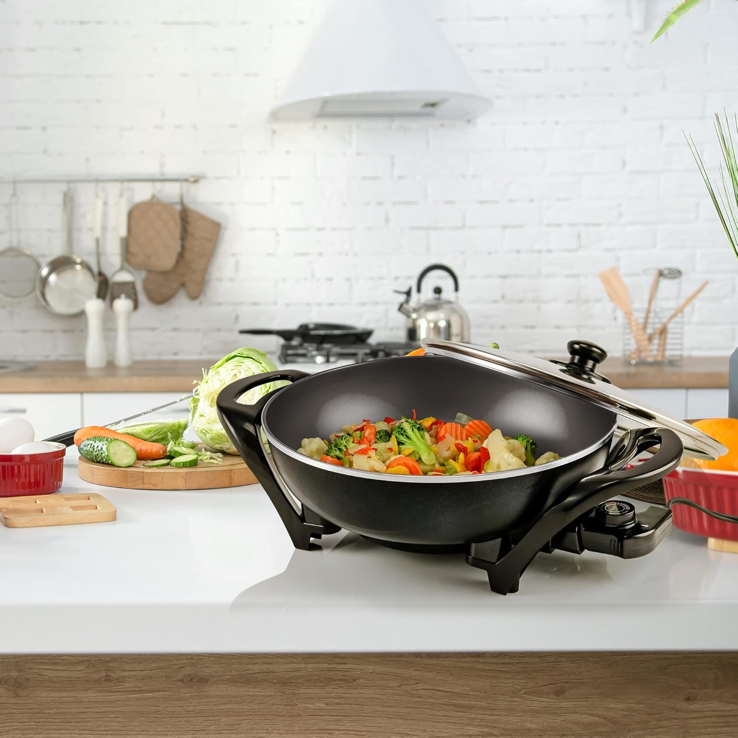 OVENTE 12 Inch Electric Skillet and Frying Pan with Nonstick Coating, 1400W Power, Adjustable Temperature Control, Tempered Glass Lid with Vent and Cool Touch Handles, Black SK11112B