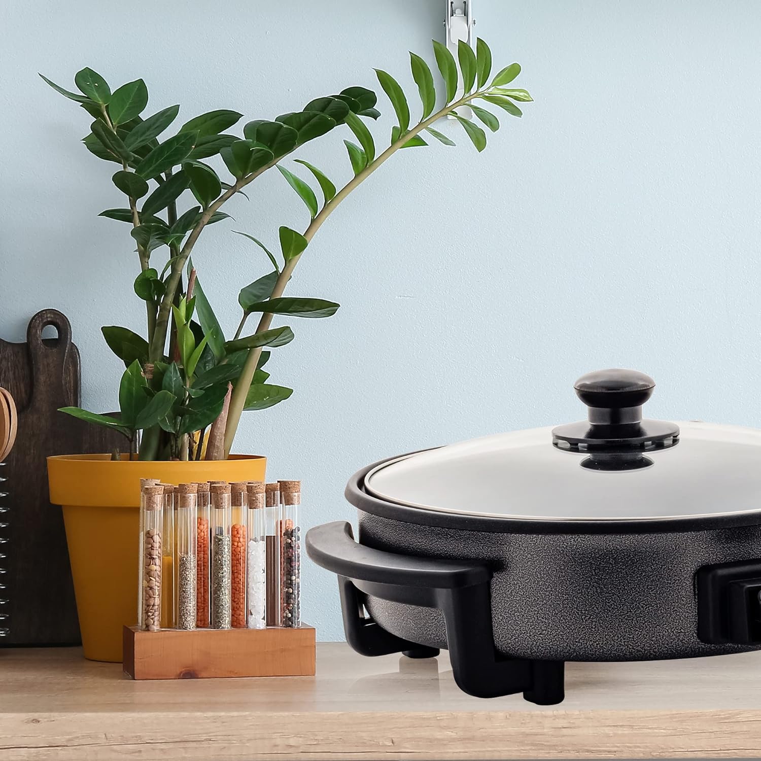 OVENTE 12 Inch Electric Skillet and Frying Pan with Nonstick Coating, 1400W Power, Adjustable Temperature Control, Tempered Glass Lid with Vent and Cool Touch Handles, Black SK11112B