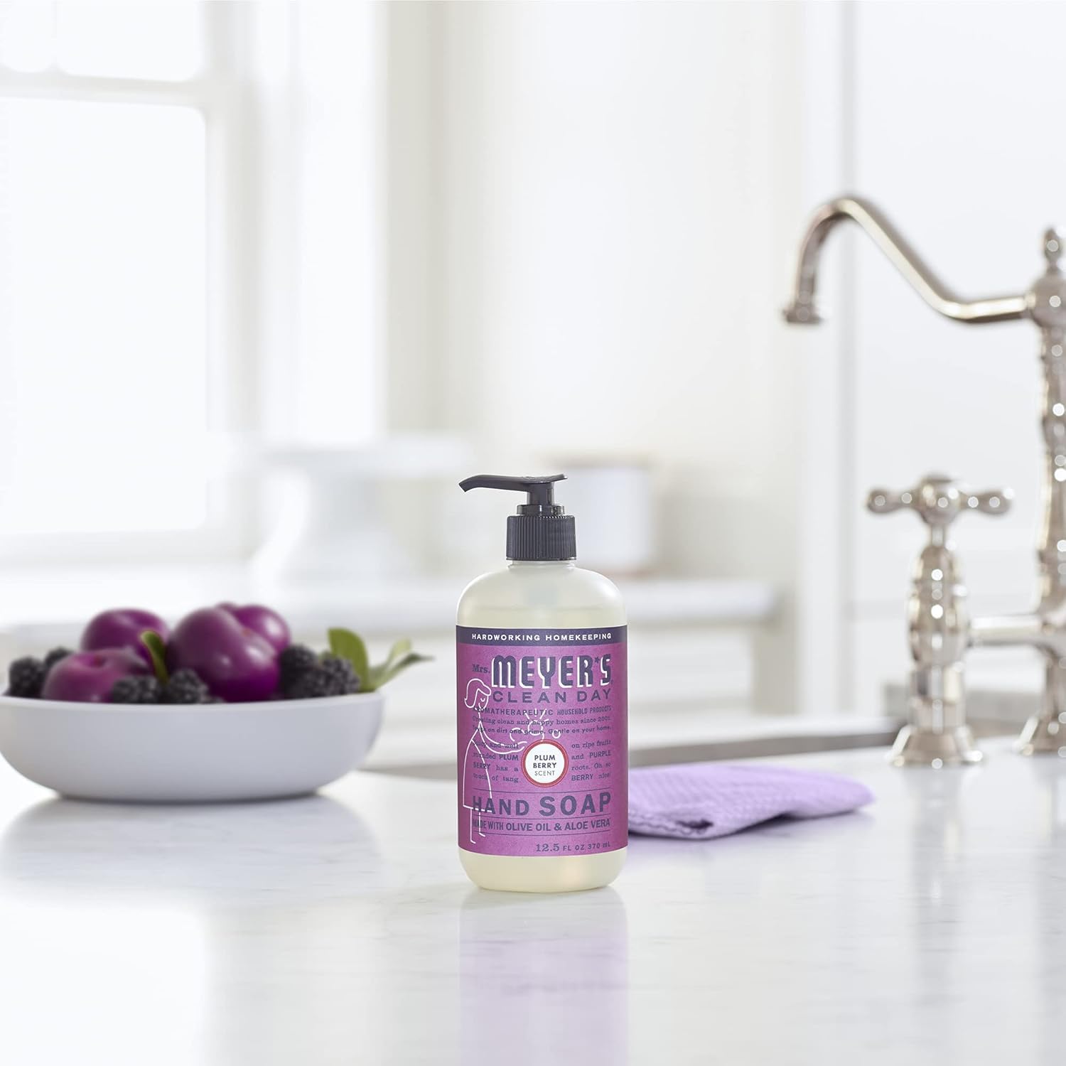 MRS. MEYER'S CLEAN DAY Liquid Hand Soap Refill, Cruelty Free and Biodegradable Formula, Lemon Verbena Scent, 33 oz