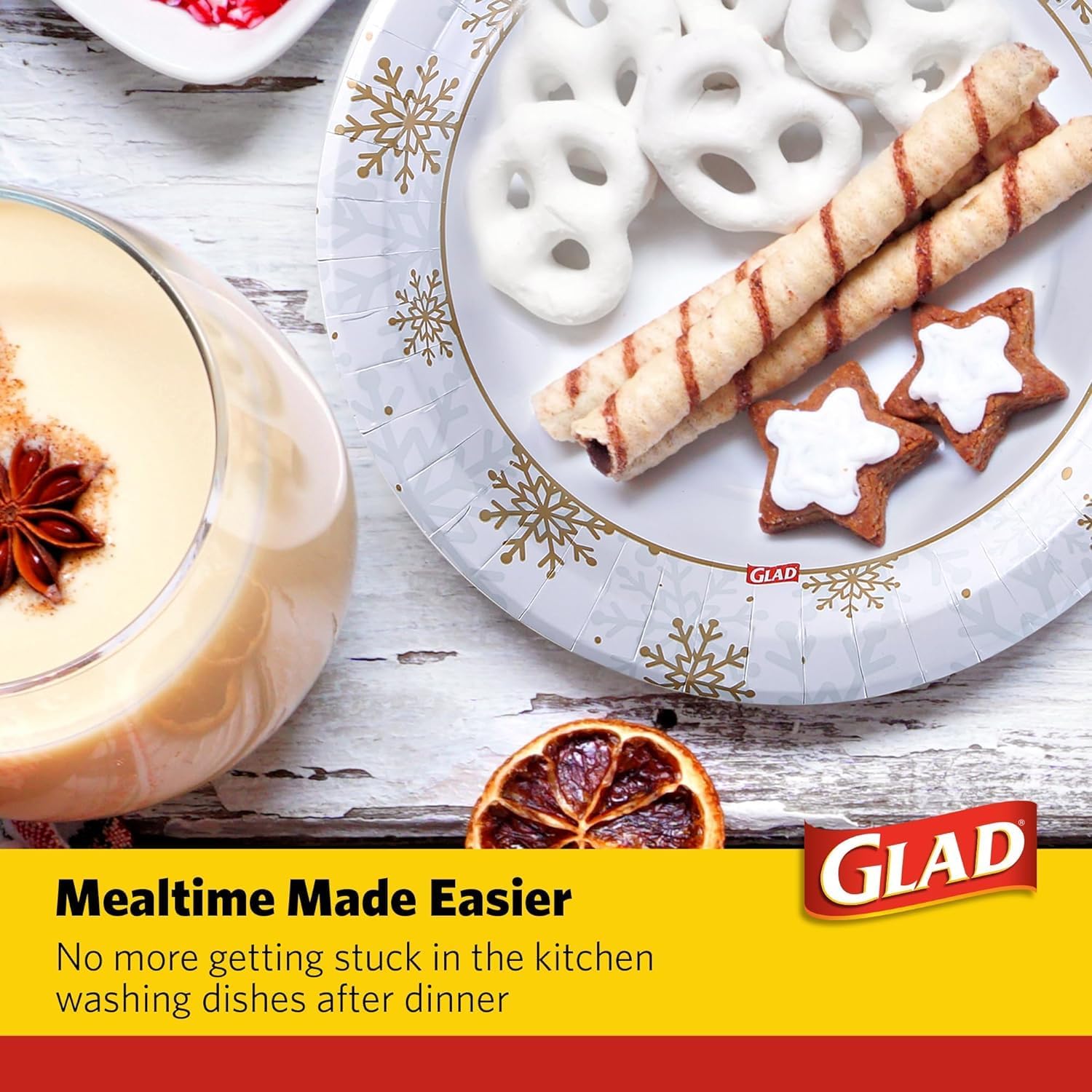 Glad Disposable Holiday Paper Plates, 10 Inch, 20 Count - Red Snowflake Design, Heavy Duty and Microwavable