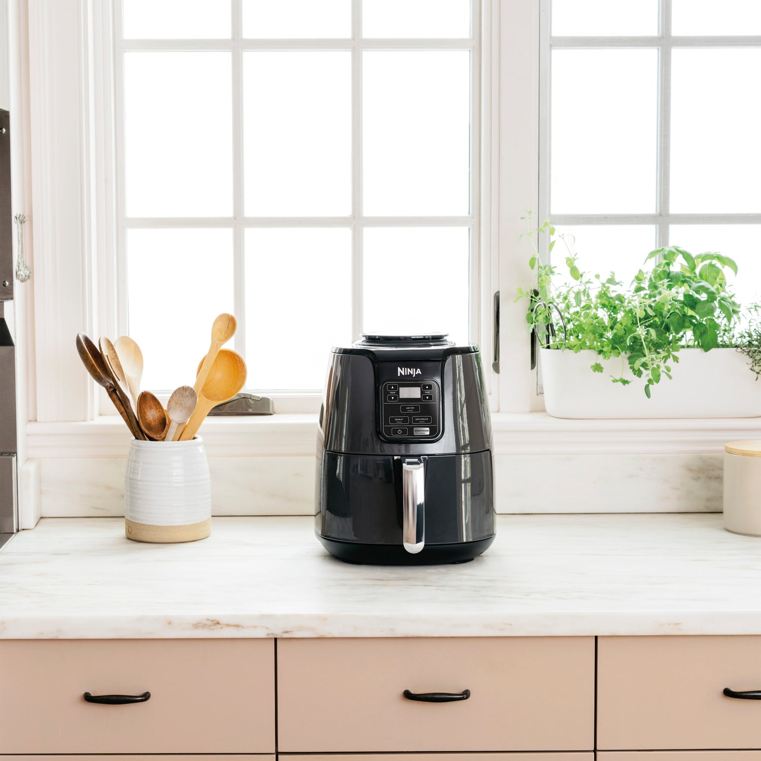 4 Quart Air Fryer with Reheat & Dehydrate, Black, Silver, AF100WM