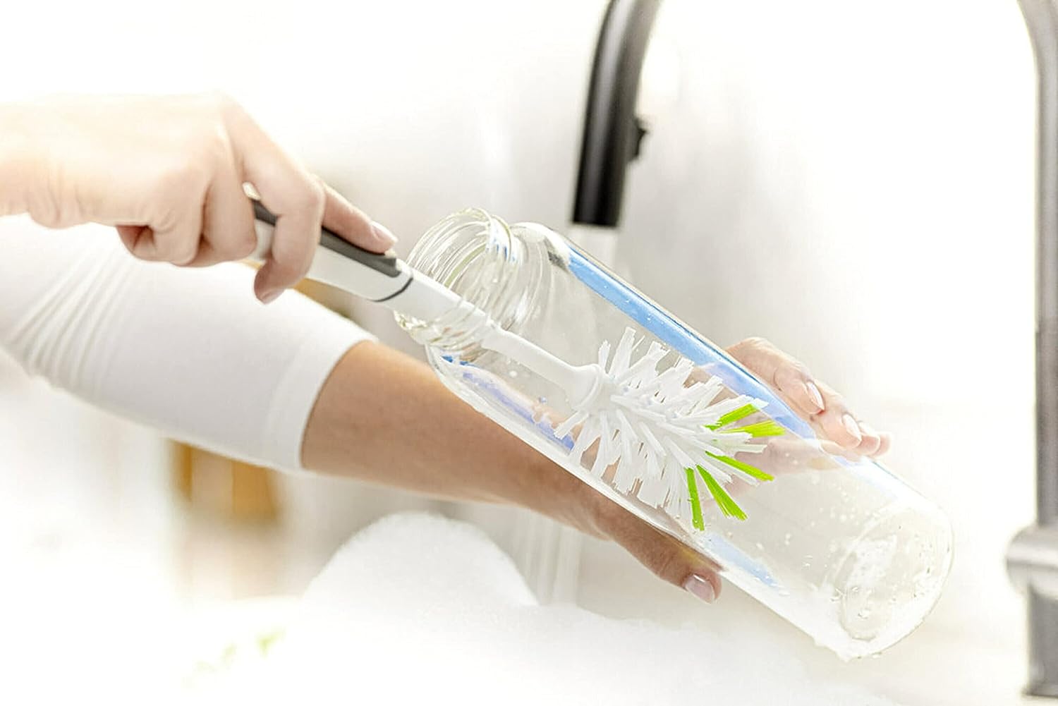 Scotch-Brite Kitchen Brush Kit - Glass and Water Bottle Brush & Advanced Soap Control Dishwand Brush - Scrub Brushes for Cleaning Kitchen and Washing Dishes