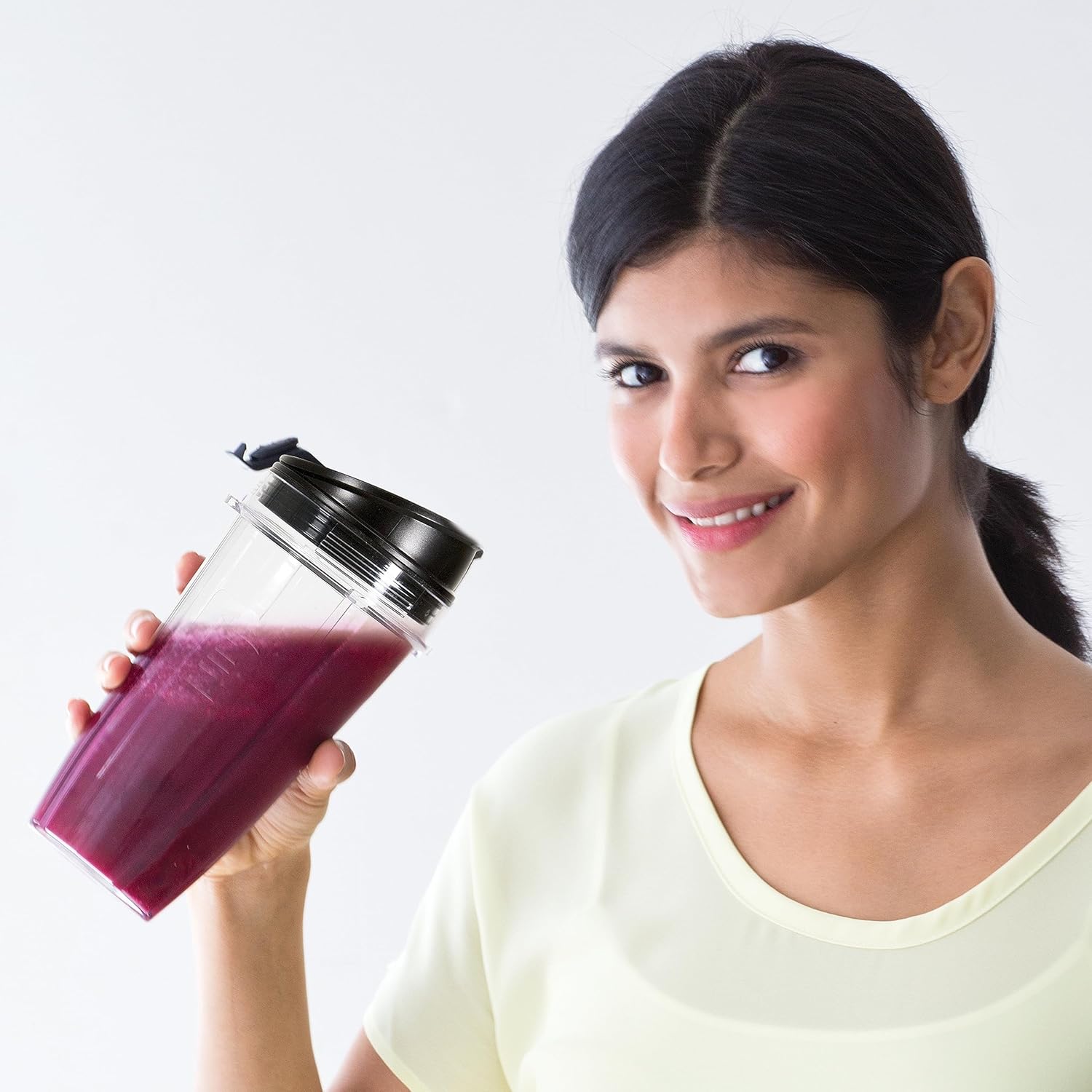 Ninja BN301 Nutri-Blender Plus Compact Personal Blender, 900-Peak-Watt Motor, Frozen Drinks, Smoothies, Sauces & More, (3) 20 oz. To-Go Cups, (2) Spout-Lids (1) Storage-Lid, Dishwasher Safe, Silver