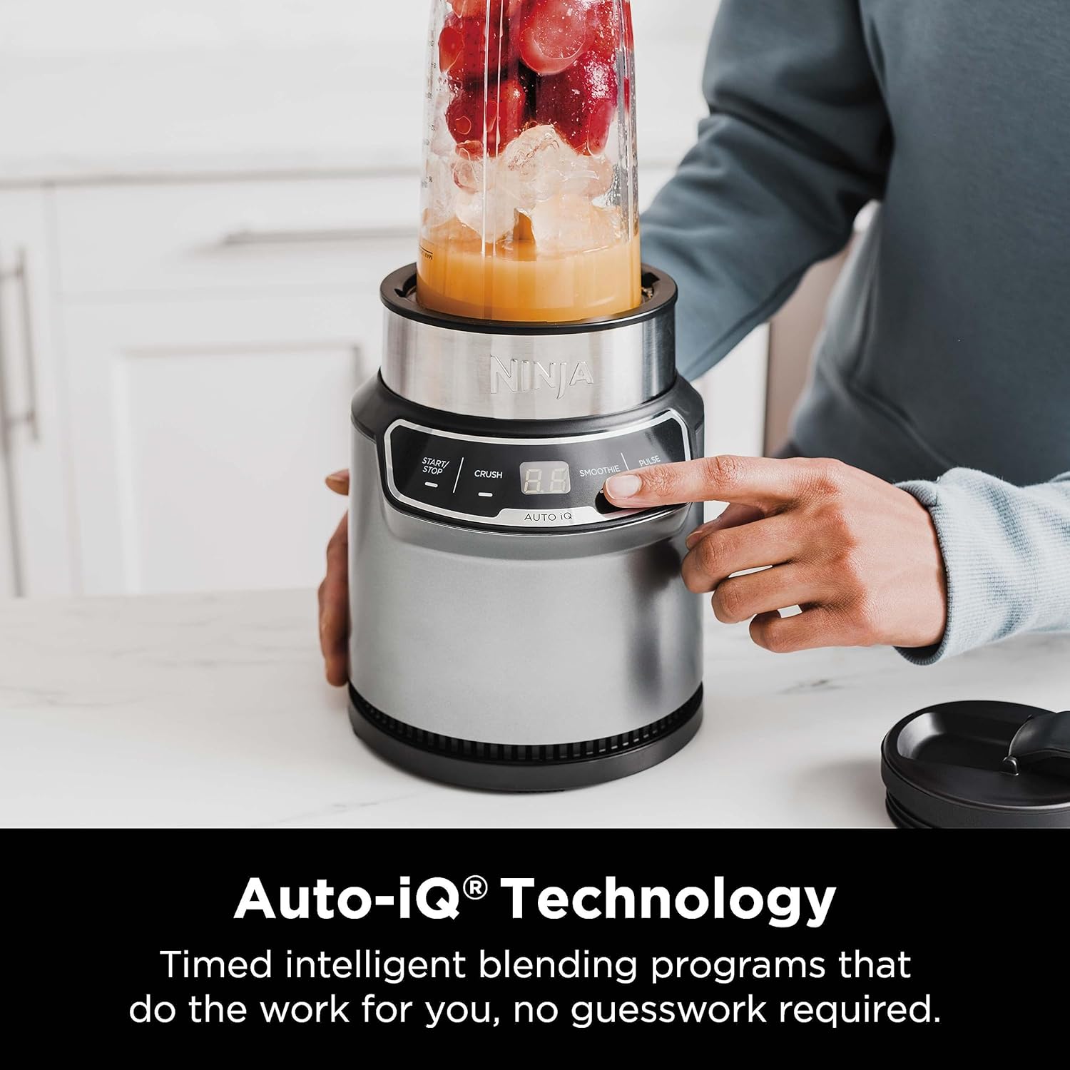 Ninja BN301 Nutri-Blender Plus Compact Personal Blender, 900-Peak-Watt Motor, Frozen Drinks, Smoothies, Sauces & More, (3) 20 oz. To-Go Cups, (2) Spout-Lids (1) Storage-Lid, Dishwasher Safe, Silver