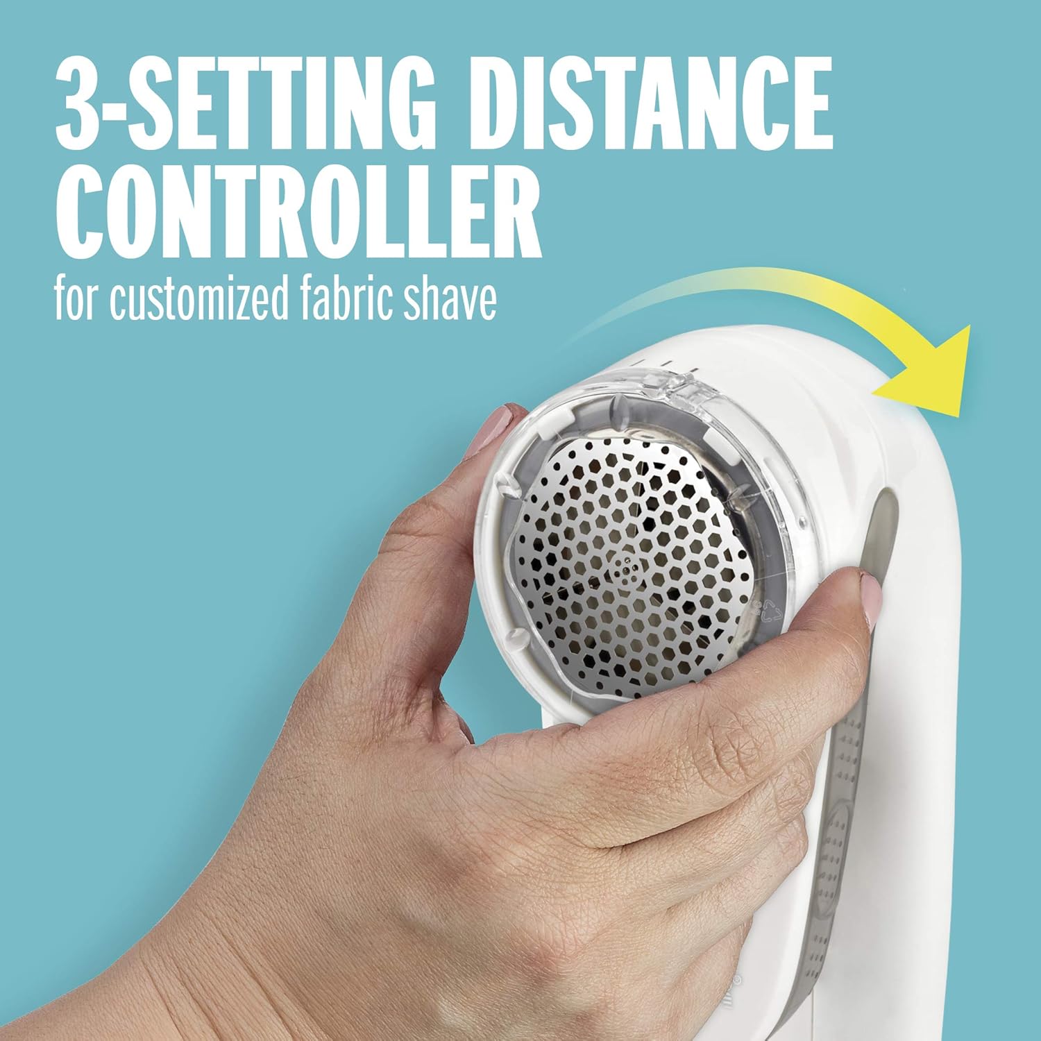 Conair Fabric Shaver and Lint Remover, Battery Operated Portable Fabric Shaver, White