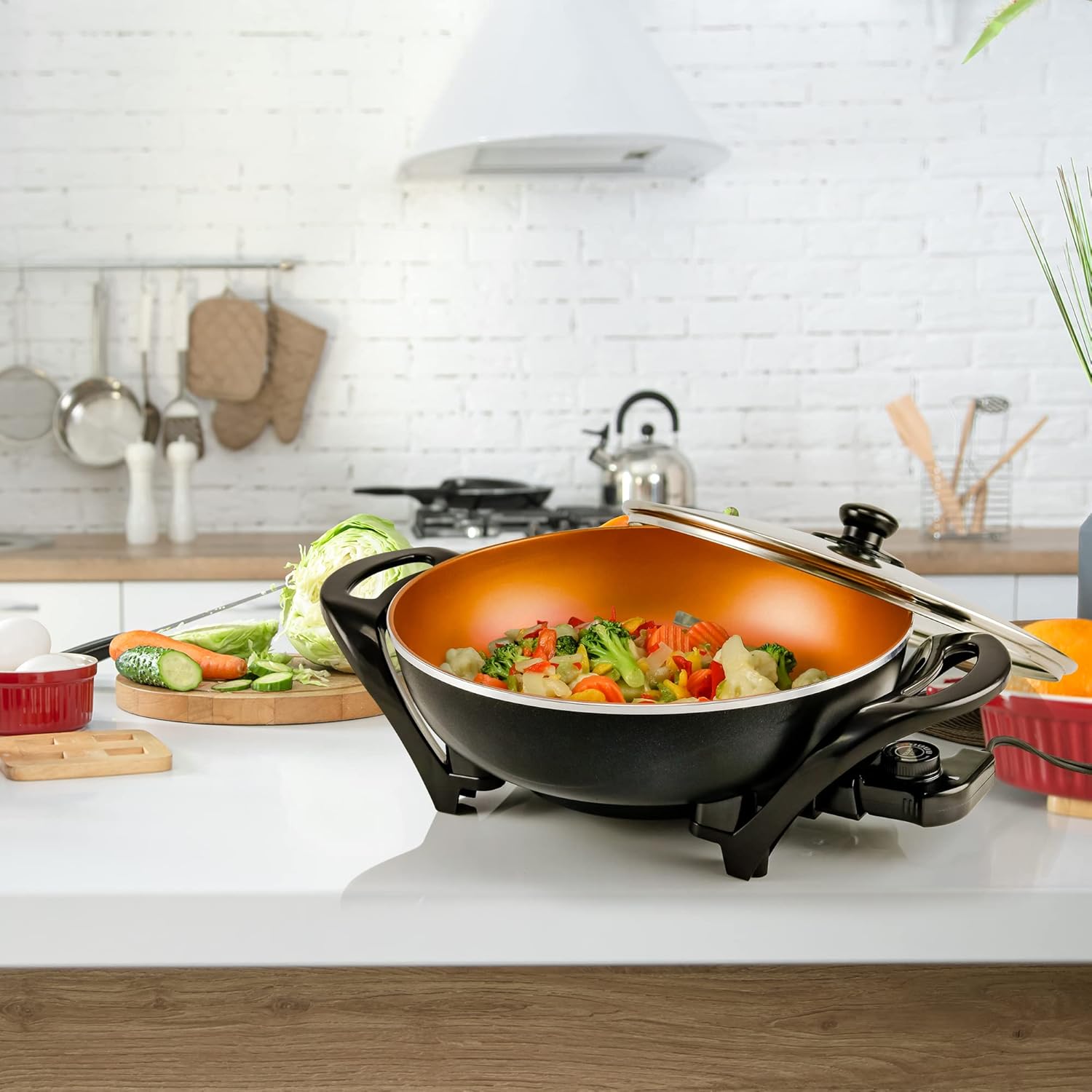 OVENTE 12 Inch Electric Skillet and Frying Pan with Nonstick Coating, 1400W Power, Adjustable Temperature Control, Tempered Glass Lid with Vent and Cool Touch Handles, Black SK11112B