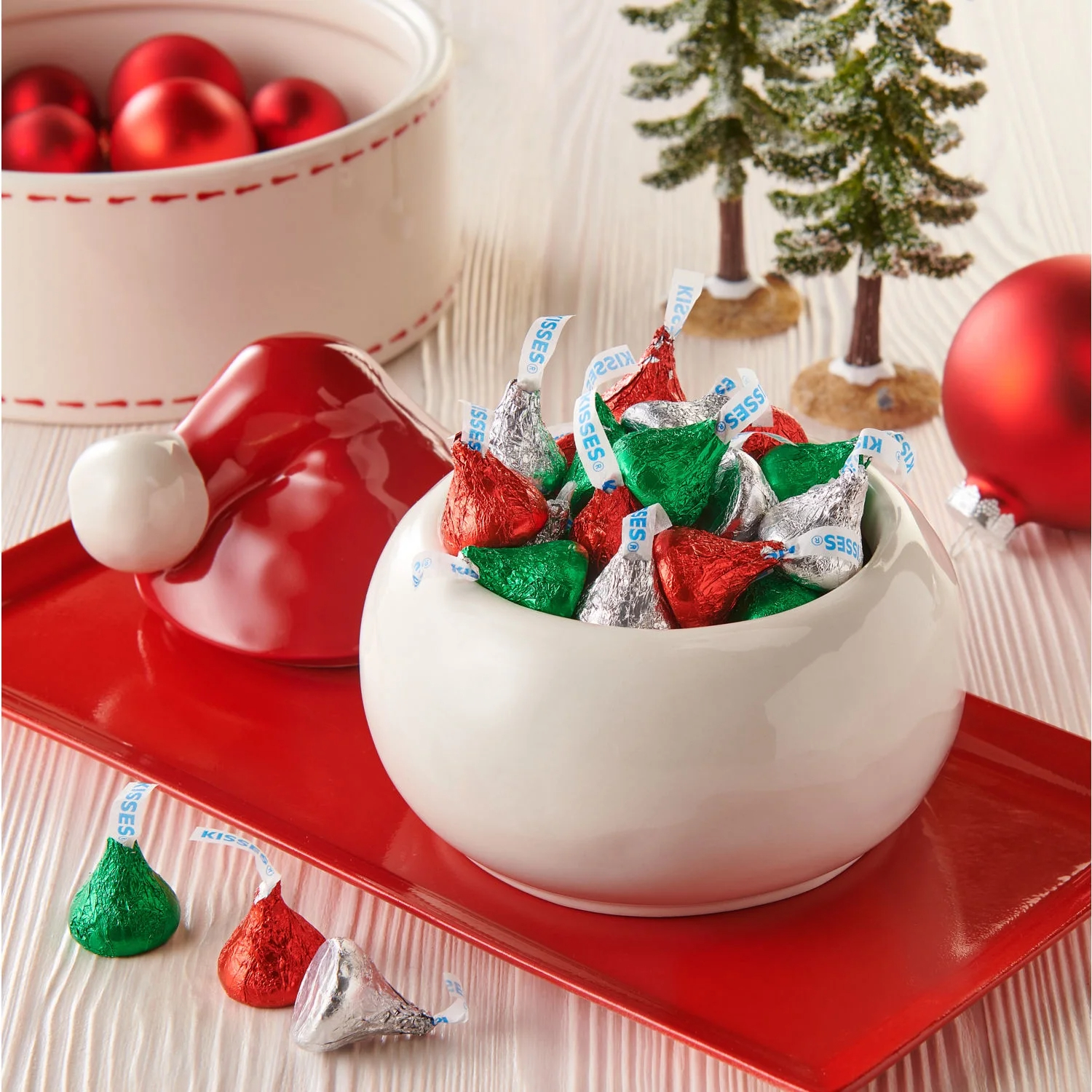 Hershey's Kisses Milk Chocolate Christmas Candy, Bulk Bag 39.52 oz