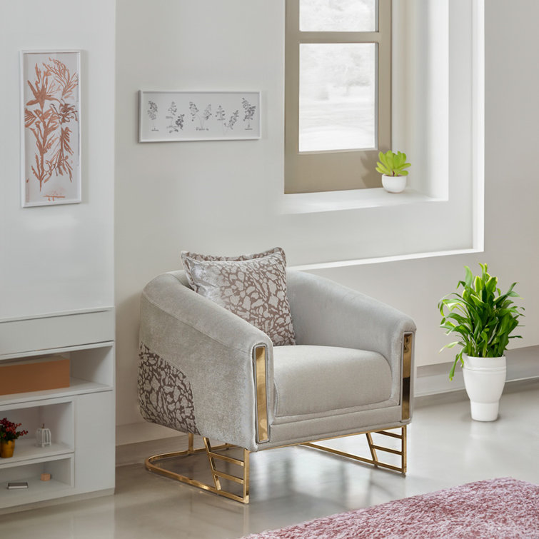 Ratni 4 - Piece Velvet Living Room Set