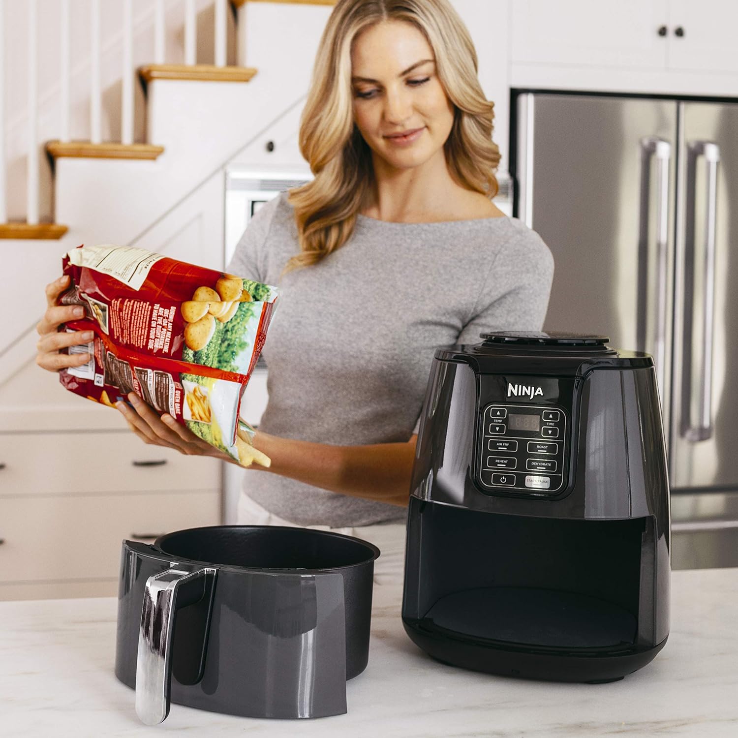 Ninja Air Fryer, Roast, Bake, Air Fry, Roast, Broil, Reheats, & Dehydrates, 4-in-1, Fries, Frozen Food, Veggies, and Juicy Meat, Less Oil, Easy Meals, Healthy Meals, Compact, 4 QT, Grey, AF101