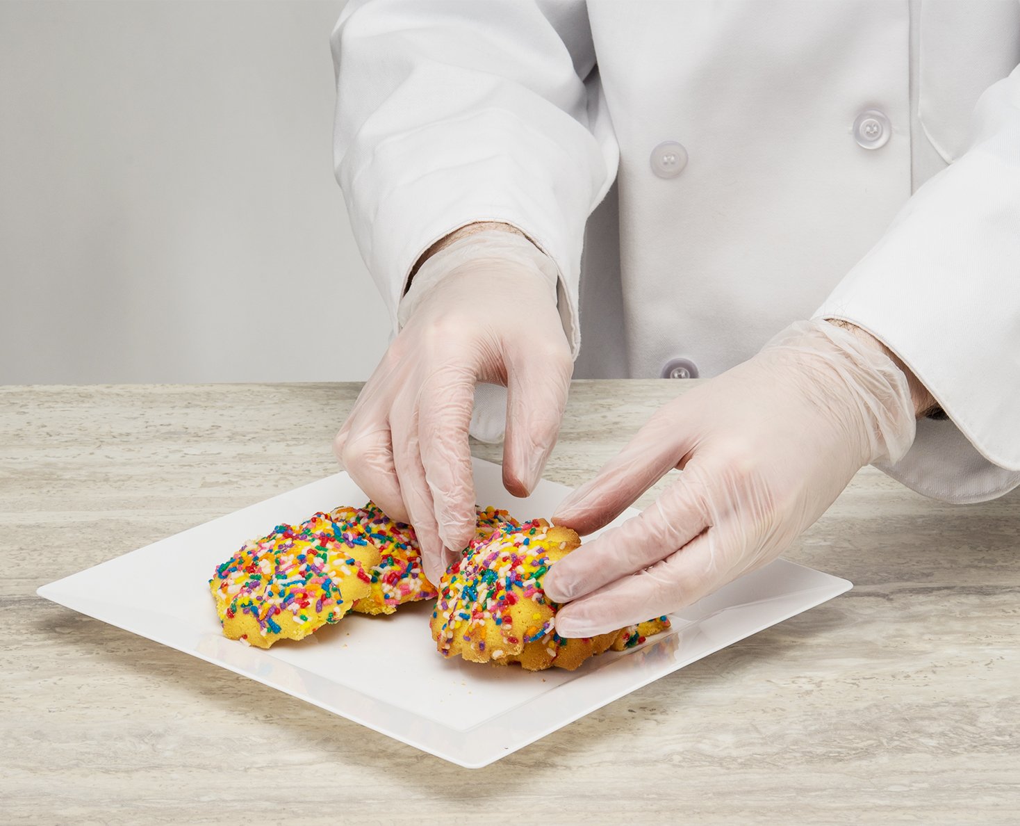 Care Plus Medium Size Disposable Vinyl Gloves Heavy Duty Non Sterile Powder Free Latex Free Rubber 100 Count Box food Safe