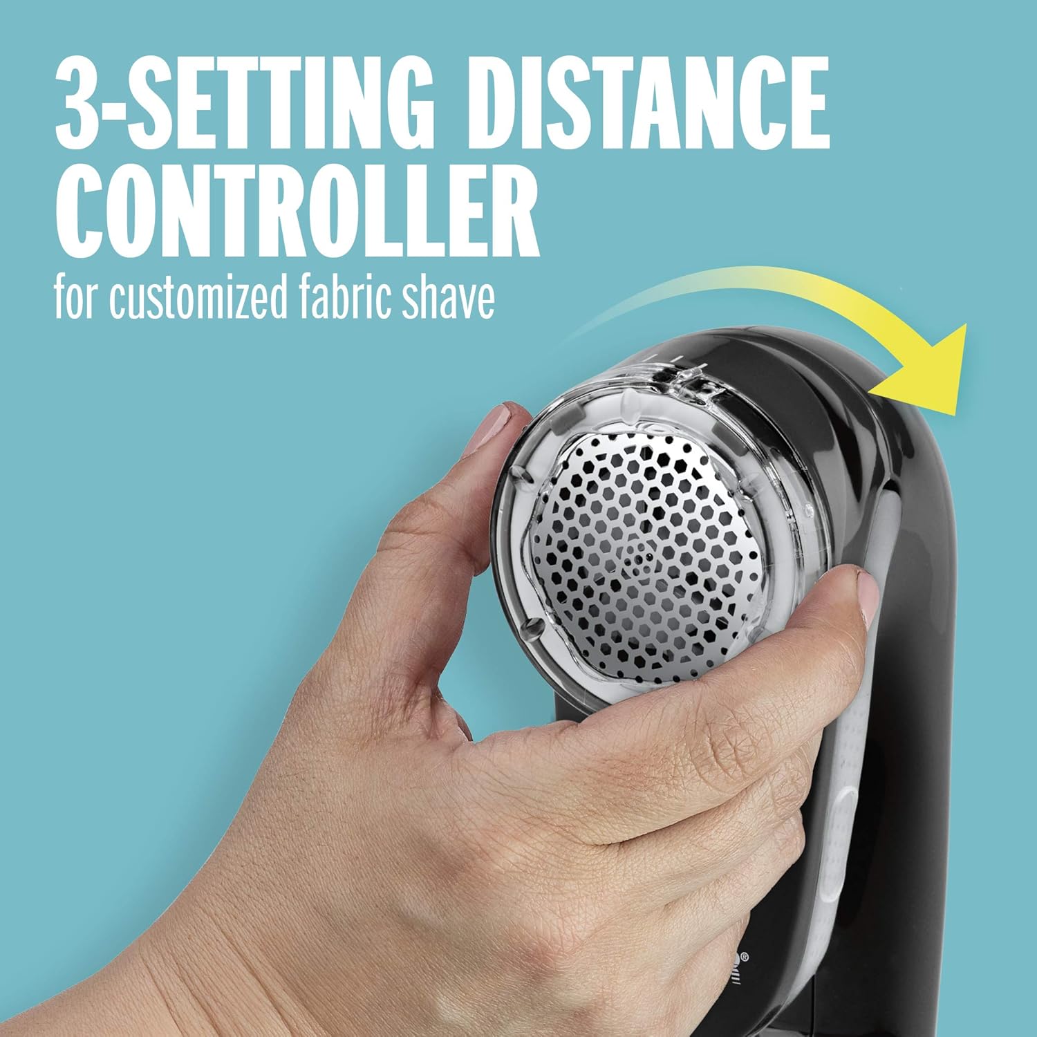 Conair Fabric Shaver and Lint Remover, Battery Operated Portable Fabric Shaver, White