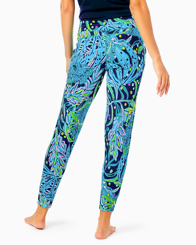 UPF 50+ Luxletic 28" Island Jogger | Lilly Pulitzer Outlet - LillypulitzerOutlets