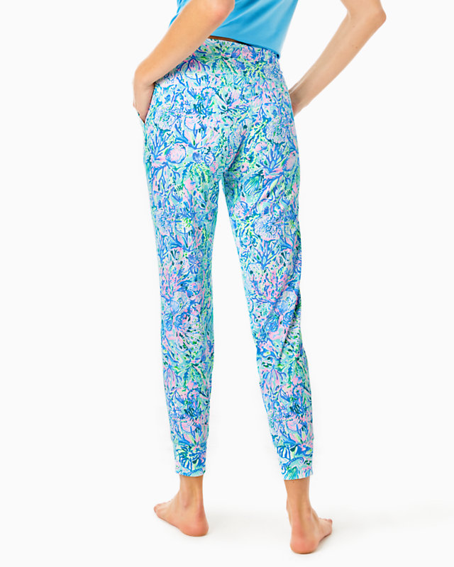 UPF 50+ Luxletic 28" Island Jogger | Lilly Pulitzer Outlet - LillypulitzerOutlets
