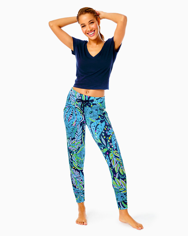 UPF 50+ Luxletic 28" Island Jogger | Lilly Pulitzer Outlet - LillypulitzerOutlets