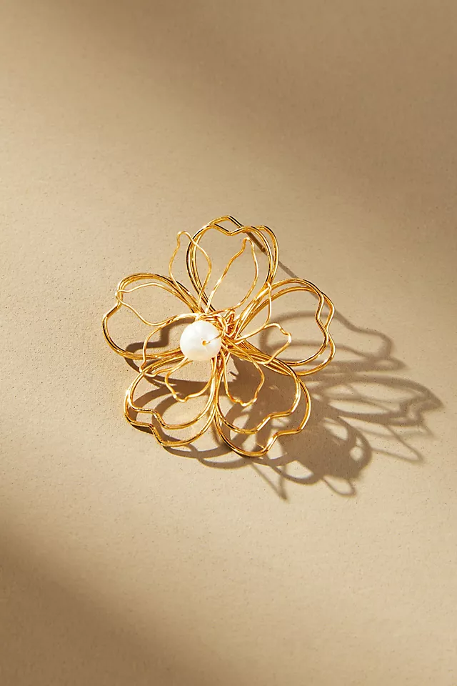 Wire Floral Pearl Stud Earrings GOLD - LLBeanoutlets