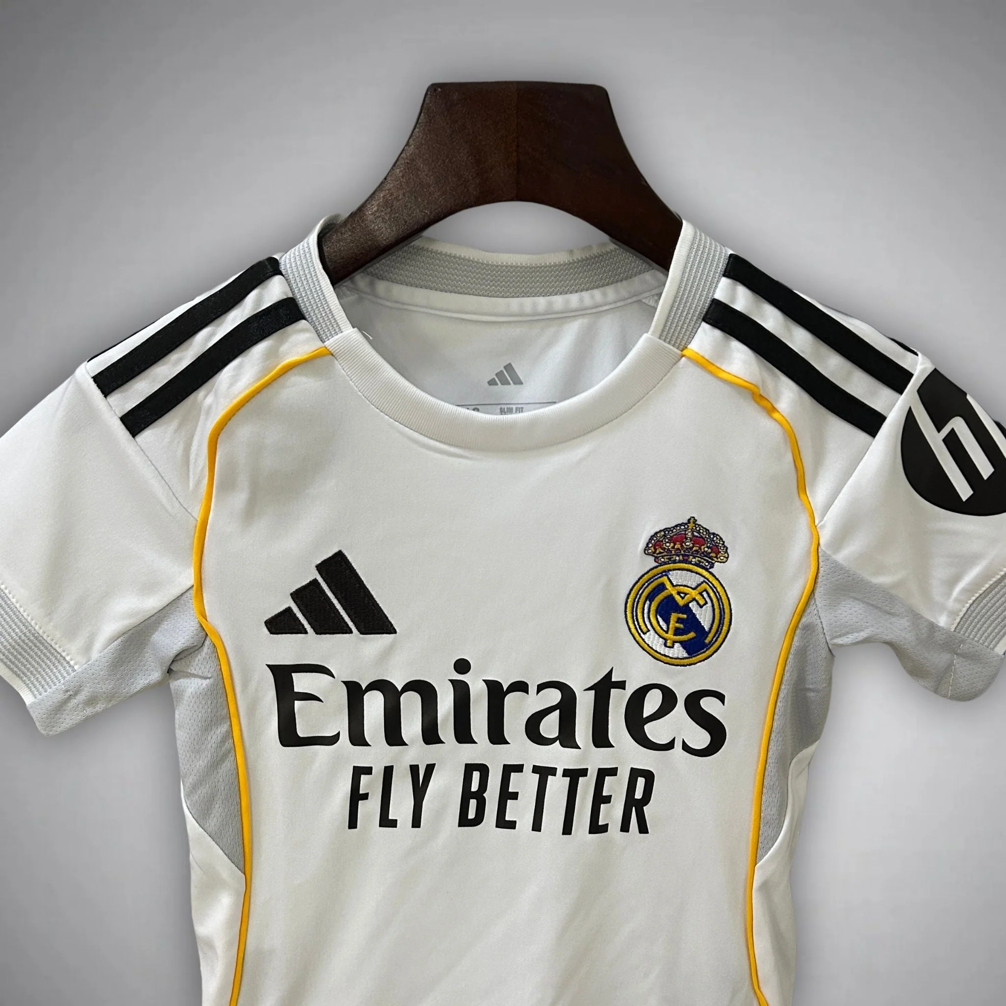 Real Madrid 2025/26 Kids White Home Shirt & Shorts Set