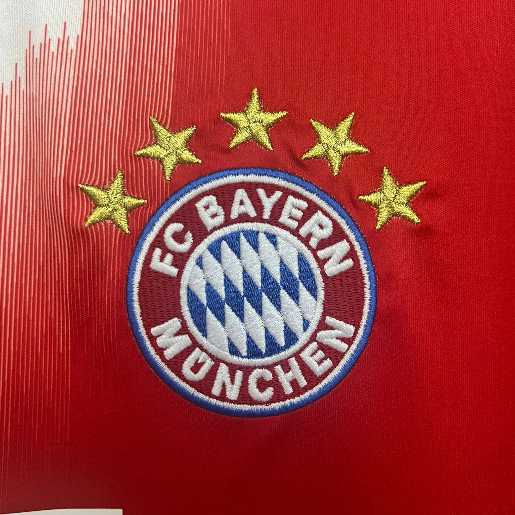 25/26 Bayern München Home Kit